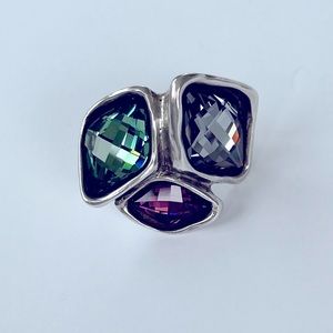 Uno de 50 three Swarovski crystals ring